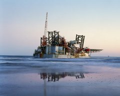 Serie de fotografías de Mitch Epstein para el premio Pictet. Plataforma petrolera marina en Ocean Warwick, Dauphin Island, Alabama