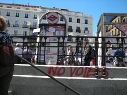15 mayo 2011: campamento en la Puerta del Sol de Madrid. Cartel.