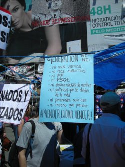 15 mayo 2011: campamento en la Puerta del Sol de Madrid. Cartel.