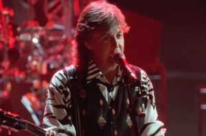 Paul McCartney a la guitarra
