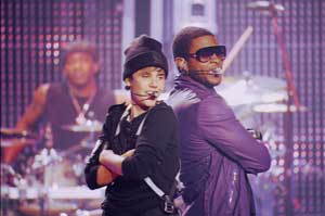 Justin Bieber junto a Usher