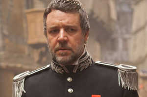 Javert (Russell Crowe)