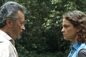 Paulina (Dolores Fonzi) frente a su padre Fernando (scar Martnez)