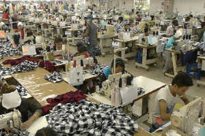 El trabajo es constante en una fábrica textil