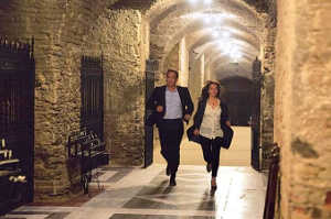 Robert Langdon (Tom Hanks) junto la doctora Sienna Brooks (Felicity Jones). 'Inferno'