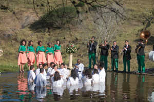El clan religioso acepta la purificacin bautismal