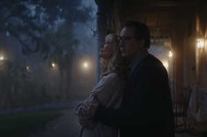 Nathan (Nicolas Cage) junto a su esposa Theresa (Joely Richardson)
