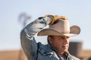 Sylvester Stallone vuelve como un vaquero retirado obligado a sacar su vena 'ramboniana' que no le abandona