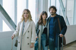 De izquierda a derecha: Alexia (Silvia Alonso), Marina (Beln Cuesta) y Carlos (lex Garca)