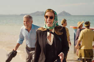 Georgia (Julia Roberts) y David (George Clooney) llegando a Bali