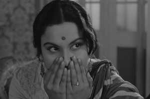 Charulata representa feminidad e intimismo sensuales
