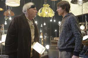 Carl (Bruce Denn) con Dane