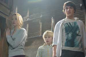 Julie, Lucas y Dane (de izda a drcha)