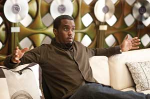 El rapero Sean Combs como Sergio Roma