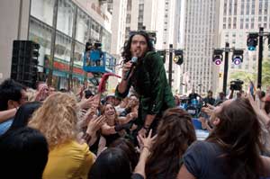 Aldous Snow enfervoreciendo a sus fans