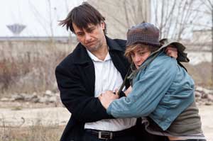 Bogdan E. Stanoevitch junto a su hijo (Noah Silver)
