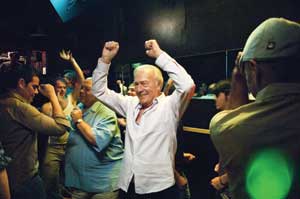 Hal en una fiesta gay