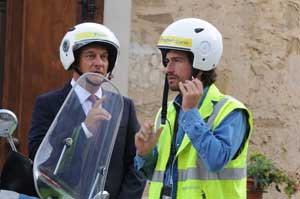 Claudio Bisio como Alberto Colombo (izda), Alessandro Siani es Mattia Volpe (drcha)