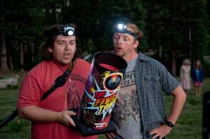 Nick Frost (Clive Gollings), izda, junto a Simon Pegg (Graeme Willy), a la derecha