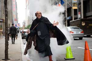 Gargamel (Hank Azaria) corriendo por Nueva York