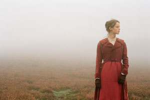 Kaya Scodelario interpreta a Catherine Earnshaw