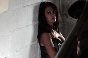 Maria Grazia Cucinotta como Helen