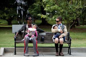 Vic (Chris Rock, izd) y Craig (Tom Lennon, dch)