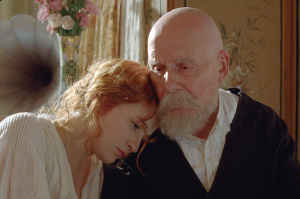 Renoir junto a  Andr&eacute;e Heuschling (Christa Theret)