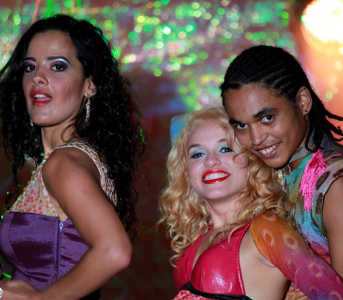Estrellas de barrio en 'Amor, Pl�stico e Barulho'