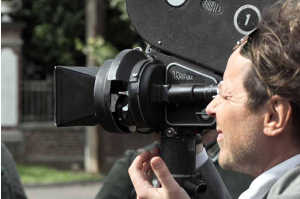 Thomas Schmauser interpreta a Arriflex, el c�mara alem�n