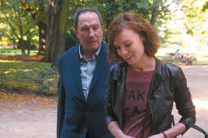 El marido de Nathalie, Heinz (Andr� Marcon), junto a su amante
