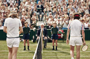 Bj�rn Borg (Sverrir Gudnason) y John McEnroe (Shia LaBeouf) en la pista central de Wimbledon, 1980