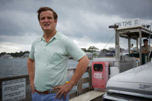 Ted Kennedy cerca del lugar en el que se origin� la tragedia