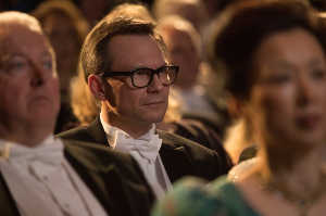 Nathaniel Bone (Christian Slater), el escritor fracasado a la caza de las intimidades de Joe Castleman
