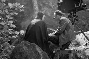 Ingmar Bergman junto a Max von-Sydow (Antonius Block) rodando 'El s�ptimo sello' (1957). Cr&eacute;ditos: AB_Svensk_Filmindustri
