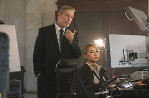 Bishop (John Malkovich) en el centro de operaciones