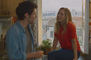 David Sorel (Vincent Lacoste) junto a su hermana Sandrine Sorel (Oph�lia Kolb)