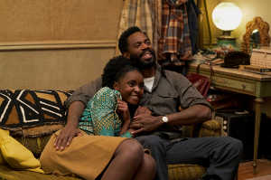 Tish (KiKi Layne) con Joseph (Colman Domingo)