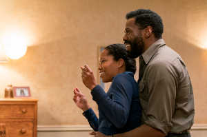 Sharon (Reginba King) y Joseph (Colman Domingo)