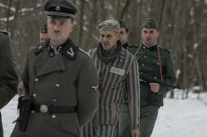 'El fot�grafo de Mauthausen' tiene un arranque dram�tico lleno de aislamiento sombr�o y n�veo