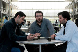 Alex (izda), Fran�ois Debord (Denis M�nochet) en el centro y Gilles Perret (�ric Caravaca) a la dcha