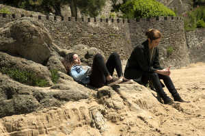 C�line Bataille (Chiara Mastroianni) con su hija, Lise Bataille (Melissa Guers)
