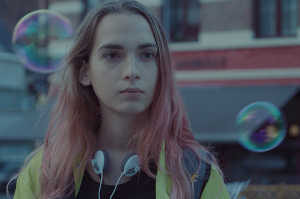Lola (Mya Bollaers)