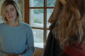 Evelyne Ducat (Valeria Bruni Tedeschi) frente a Maarion (Nadia Tereszkiewicz)