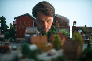 Lloyd Vogel indagando en el mundo de Fred