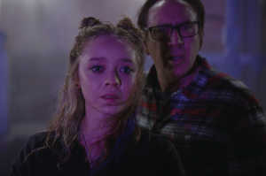 Nathan y su hija Lavinia (Madeleine Arthur)
