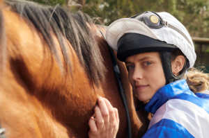 Michelle Payne (Teresa Palmer) protagoniza 'Corre como una chica'
