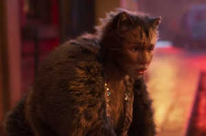 Grizabella (Jennifer Hudosn), la gata tocada a la sucesi�n, subir� a la Capa Celeste