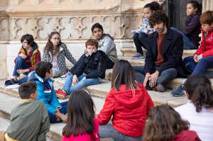 El aula de Aleix se extiende fuera de las paredes del recinto escolar