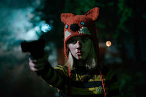 Becky se ha convertido en una guerrillera del bosque con su gorro de ardilla